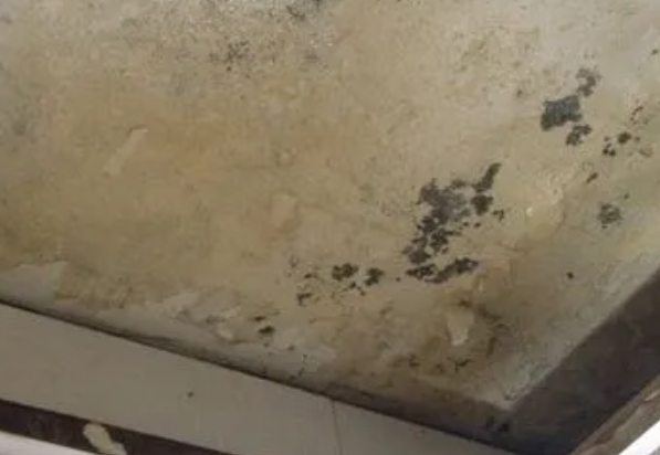 灵山阳台漏水维修公司分享下灵山卫生间渗水维修需要注意哪些问题。